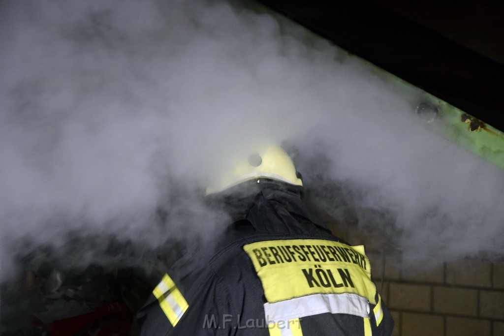 Feuer Papp Presscontainer Koeln Hoehenberg Bochumerstr P368.JPG - Miklos Laubert